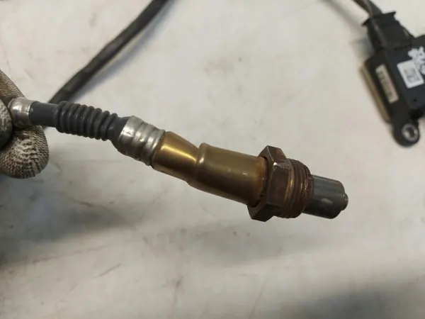 Sonde lambda NOx échappement OEM 227932151r 2.3 dCi image 3