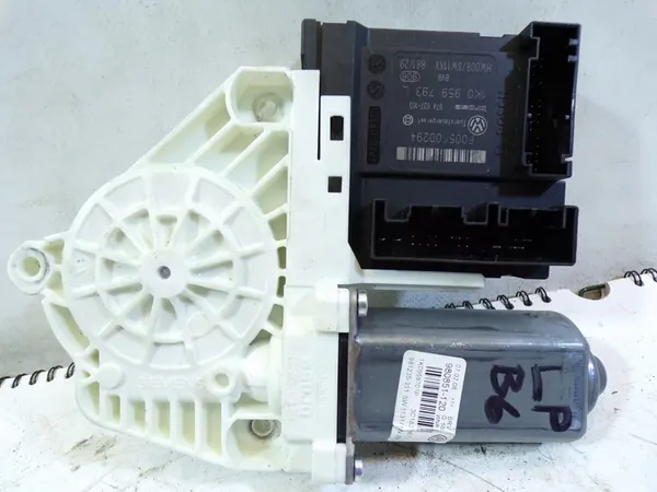 Voorste linker raammotor Volkswagen Passat B6 image 3