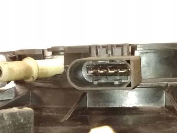 Bomba tanque AdBlue OEM 5Q0131969C - Usado image 4