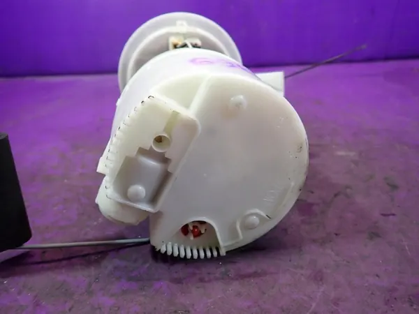 RENAULT CLIO III 05-09 Brandstofpomp 8200727740 4 Pin image 5