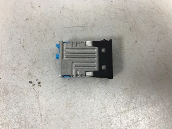 USB-aansluiting OEM 84105A84161 voor BMW i4 G26 2021- image 4