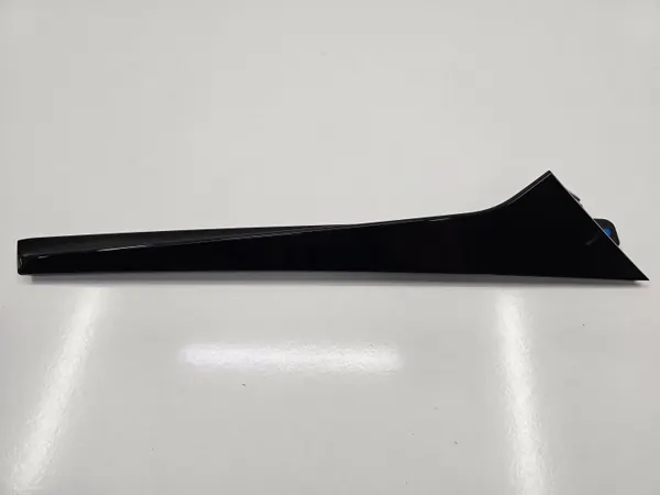 Spoiler lateral Audi Q8 OEM 4M8854872C lado direito image 2