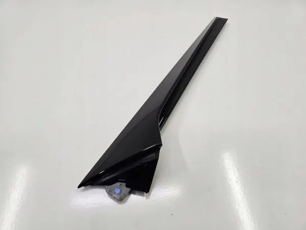 Spoiler lateral Audi Q8 OEM 4M8854872C lado direito image 6