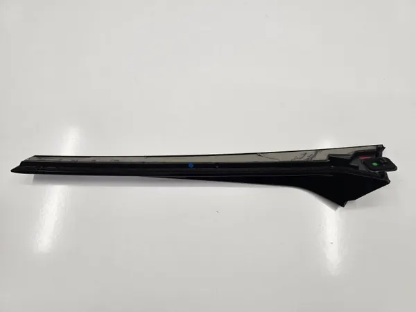 Spoiler lateral Audi Q8 OEM 4M8854872C lado direito image 8