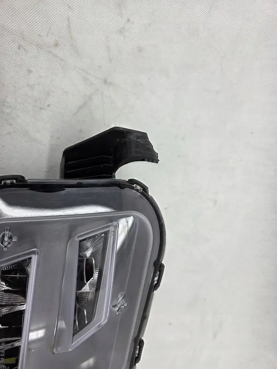 KIA SPORTAGE V 2021+ Farol de neblina LED direito 92201-R2000 image 6