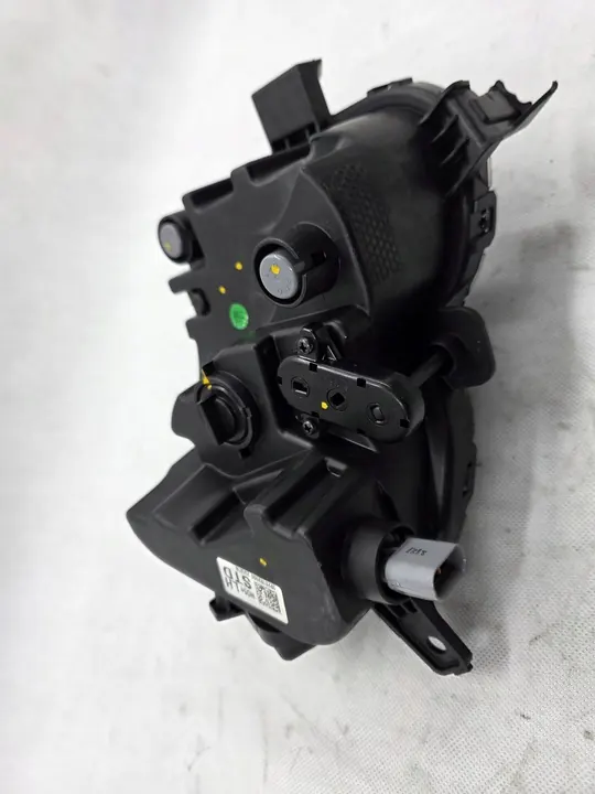 KIA SPORTAGE V 2021+ Farol de neblina LED direito 92201-R2000 image 8