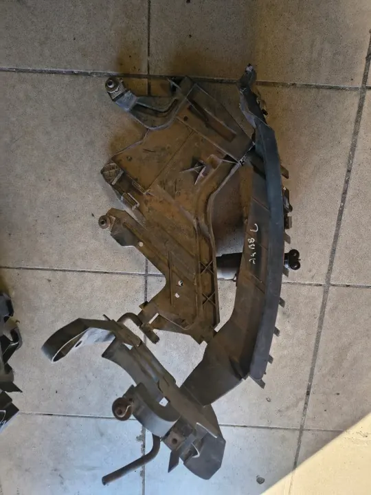 Audi OE 8K0805607B Koplampbevestiging image 6