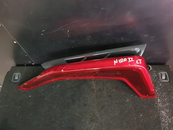 Kia Niro II Luz Trasera Izquierda 92401AT000 image 4