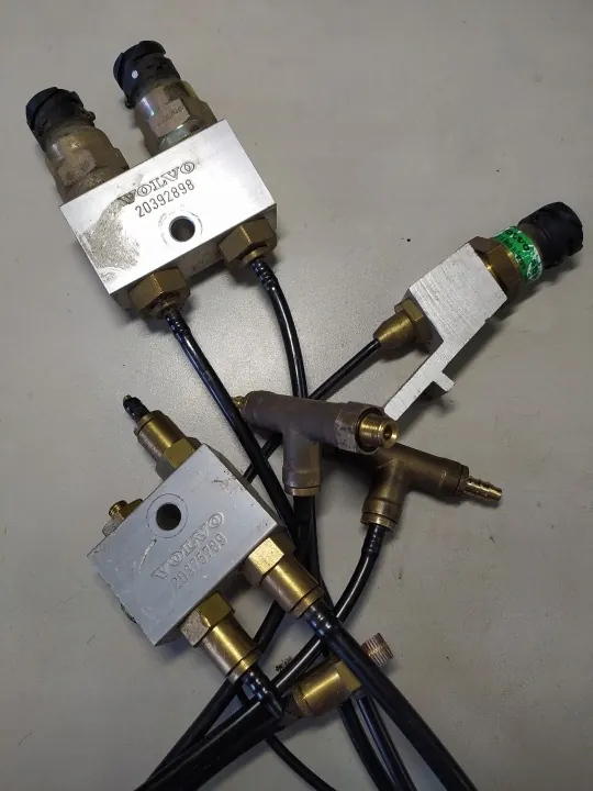 Volvo FH12/13 ventil + sensor set 20392898 image 2