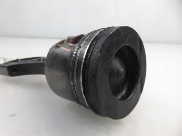 Biela Mercedes-Benz OEM 65100 - Pieza usada image 5