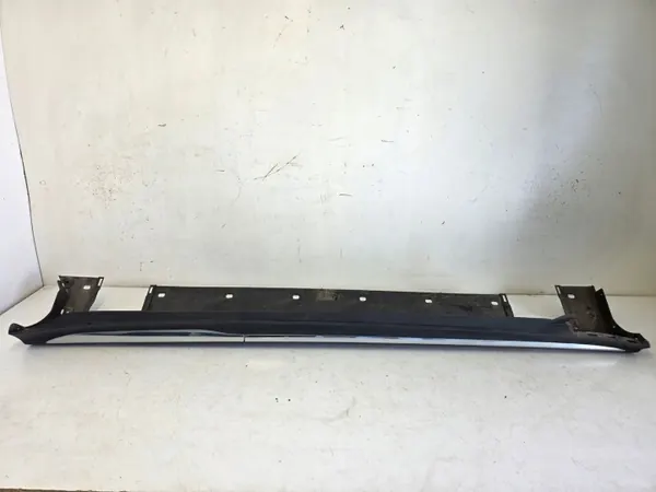 Protège-bas droit OEM A2936980200 Mercedes image 2
