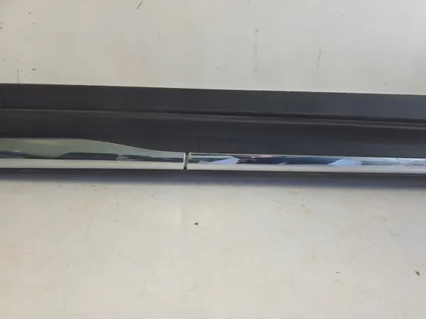 Protège-bas droit OEM A2936980200 Mercedes image 3