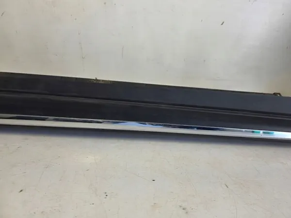 Protège-bas droit OEM A2936980200 Mercedes image 5