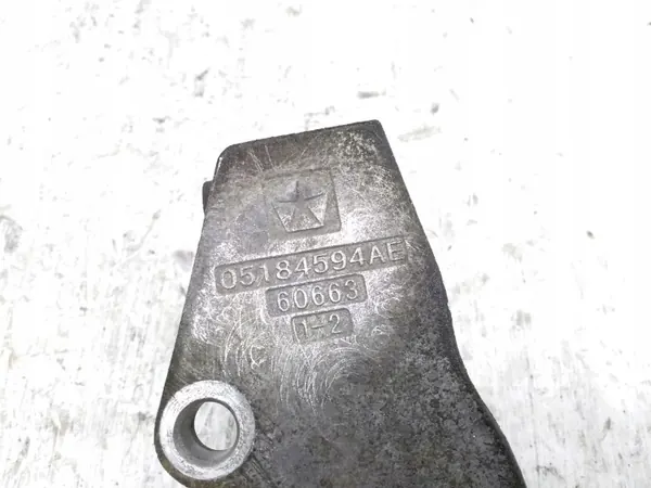 Ohjauspumpun kiinnike OEM 05184594AE Chryslerille image 4