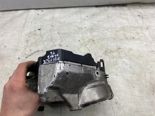 Cubierta compresor Volvo XC90 II T6 OEM 31368922 image 4