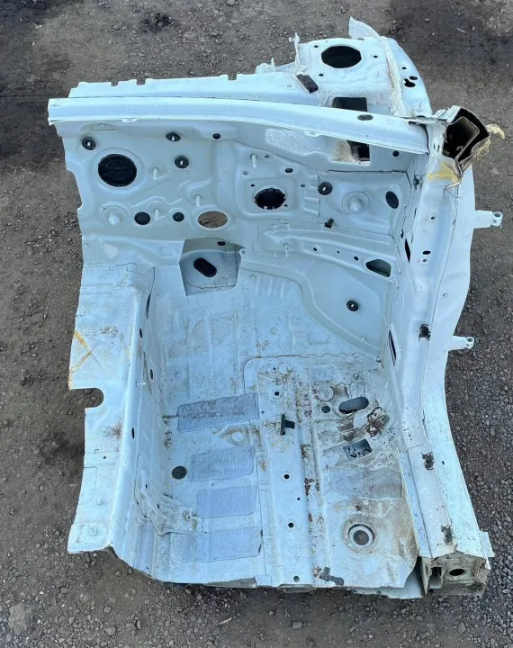 OEM CWIARTKALPW177 Para-lamas Dianteiro Esquerdo Mercedes image 4