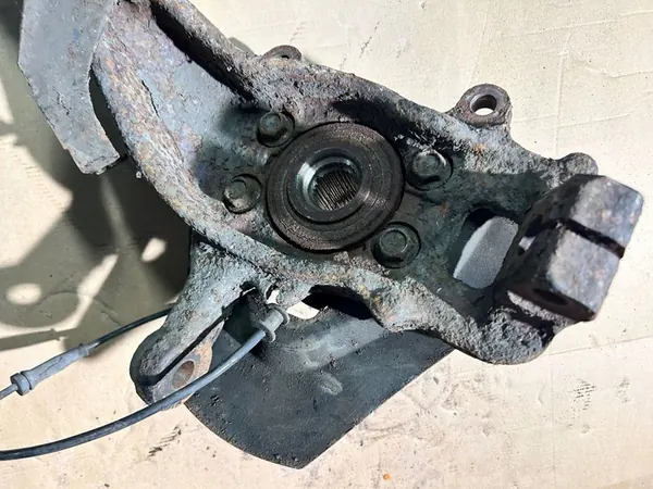 Snodo anteriore destro Nissan Navara D40 2.5 DCI OEM VHB305 image 6