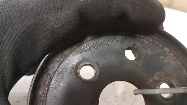 Polea de bomba de agua OEM 4R808509AC para Land Rover image 3
