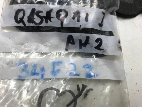 Motorhuvudisolering Nissan Qashqai J10 07-10 OEM 65840-JD000 image 10