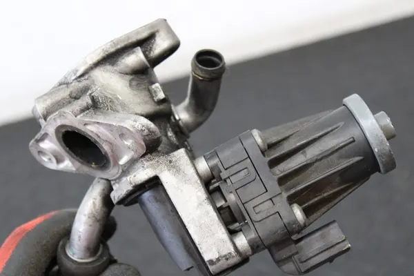 EGR-klep Ford Ranger V 5 Lift FB3Q-9D475-AC image 2