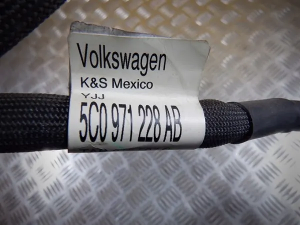 VW New Beetle 2.0 TSI Grampo Positivo OEM 5C0971228AB image 4