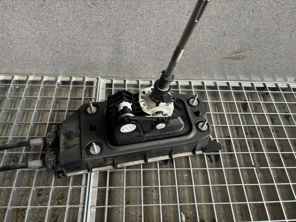 Levier de vitesse Skoda Rapid OEM 6RA711049C - Occasion image 7