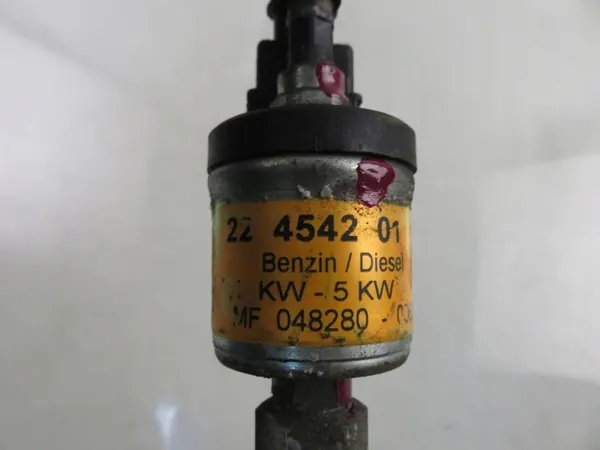 Bomba de combustível Webasto OEM 22454201 - Usada image 4