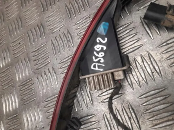 Luz trasera izquierda OEM 7P6945701K para VW Touareg 7P image 3