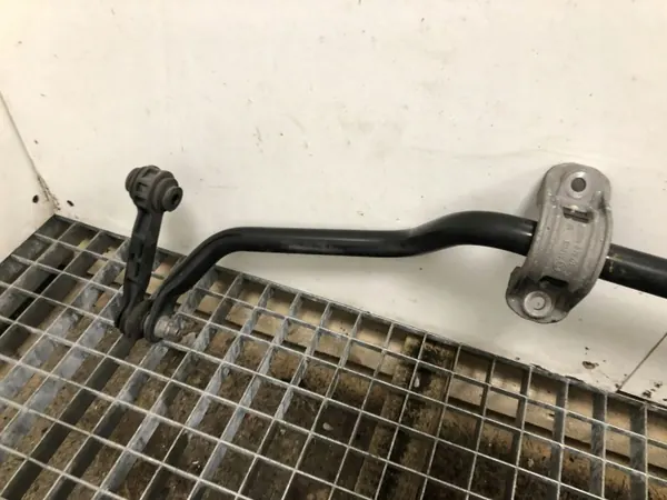 BMW M4 F82/F83 Taka stabilointitanko OEM 2284764 image 5