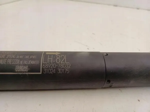 Atuador esquerdo porta-malas OEM 6892078032 para Lexus NX II image 3