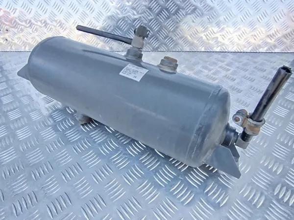 DAF XF 106 Luchttank OEM 1733507 - Gebruikt image 2