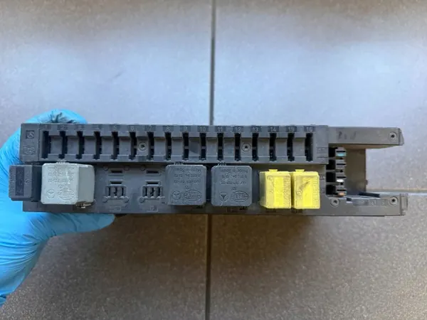 Mercedes SAM Module OEM A2115453501 Gebruikt image 3