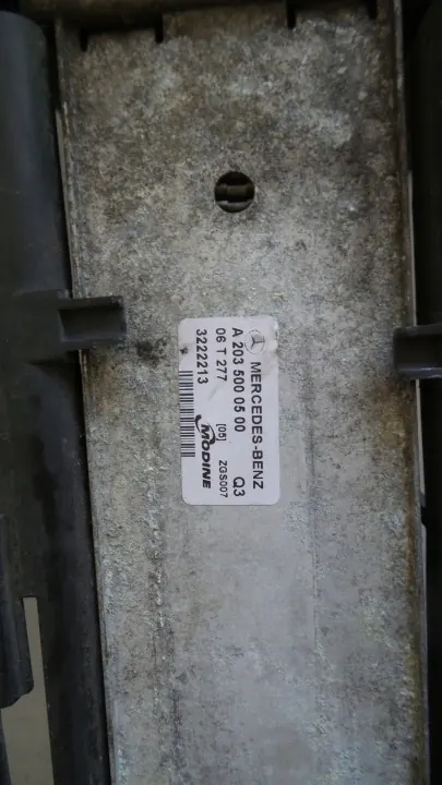 Radiateur de refroidissement moteur Mercedes-Benz OE A2035000500 image 6