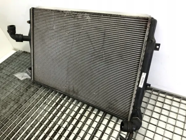 Begagnat vattenkylare OEM 1K0121251N för Audi A3 8P image 3