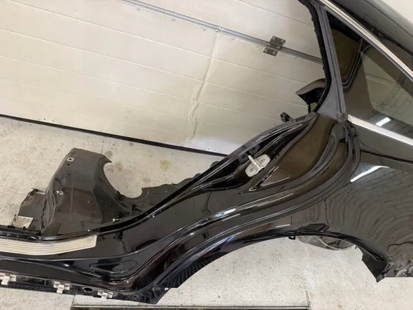OEM BŁOTNIK LEWY POSZYCIE TYLNE ĆWIARTKA CLS X218 W218 KOMBI SHOOTING BRAKE 197 - Vasen Takasivu image 4