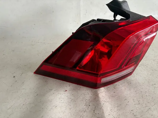 Luz trasera izquierda VW Tiguan 5NA945095D image 2