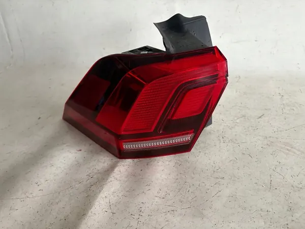 Luz trasera izquierda VW Tiguan 5NA945095D image 3