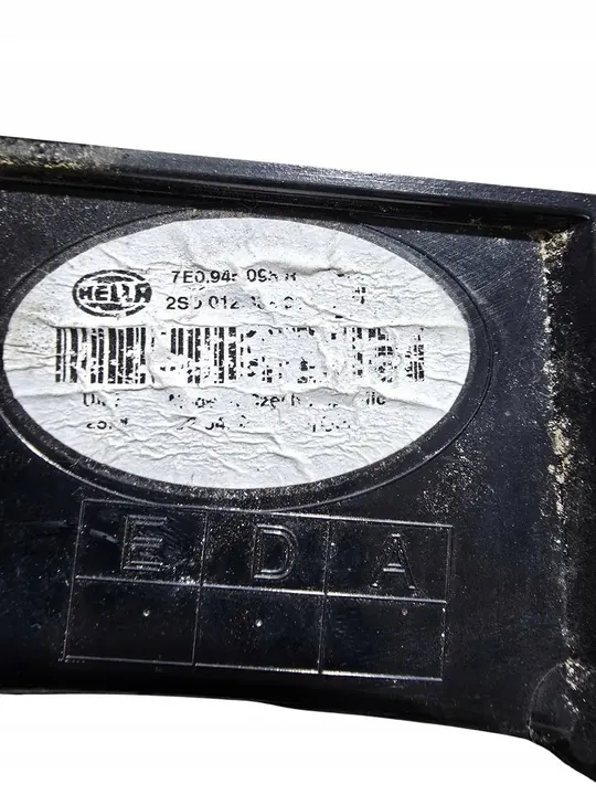 Volkswagen Caravelle T6 2016 Luz Trasera Izquierda OEM image 8