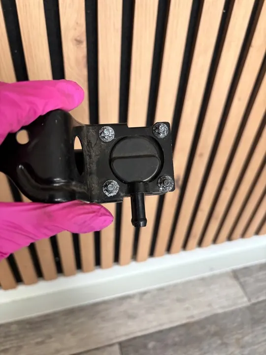 Sensor de pressão DPF Toyota Corolla Verso II 2.2 D-CAT image 3