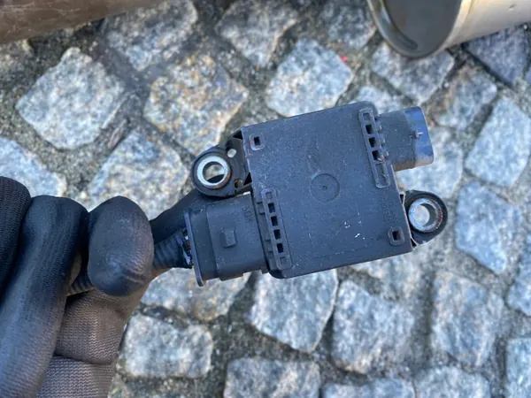 Mercedes Uitlaat Demper Katalysator OEM 4704900900 image 6