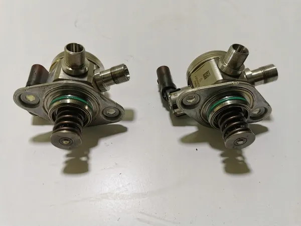 Hoge druk brandstofpomp Mercedes Benz A1770700501 image 2