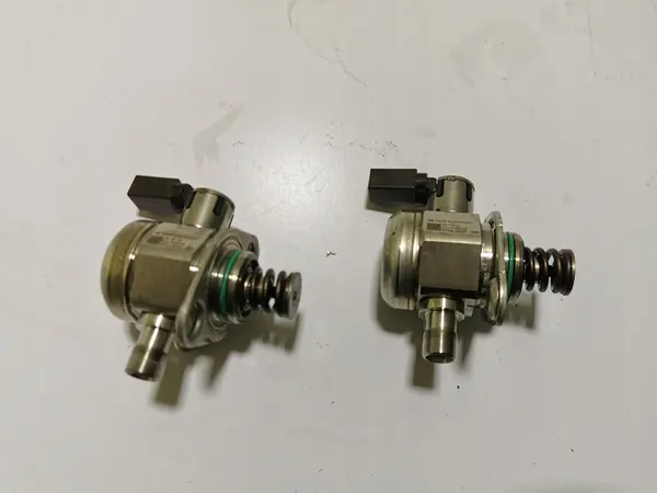 Hoge druk brandstofpomp Mercedes Benz A1770700501 image 3