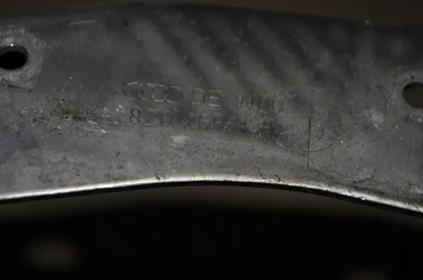 Audi A2 Webasto-fäste OEM 8Z0265335 - Begagnad image 3