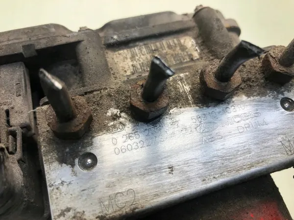 1999 AC 428 ABS-pomp 589101C310 image 6