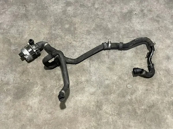 Vattenpump OEM A0005002300 för Mercedes AMG GT image 2