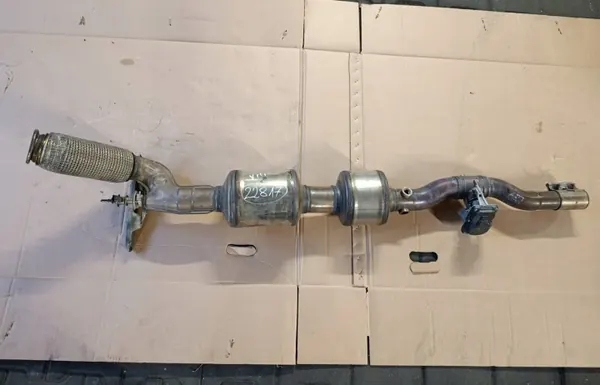 Catalyseur DPF VW Golf VIII 2.0 TDI OEM 05L131701F/G image 2