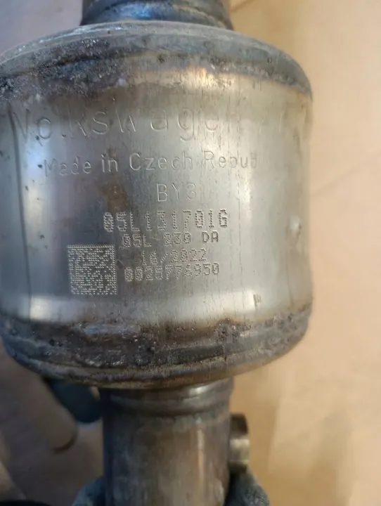 Catalyseur DPF VW Golf VIII 2.0 TDI OEM 05L131701F/G image 5