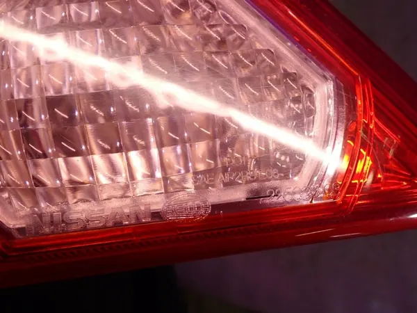 Nissan Tiida I HB 5D Luz Trasera Izquierda 26555EM01A image 8