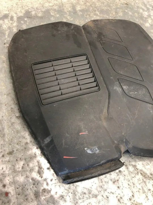 Moottorikansi OEM A6540107204 Mercedes W213 W205 image 3