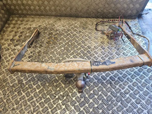 Ford Mondeo MK IV trekhaakset OEM 1702170 image 3
